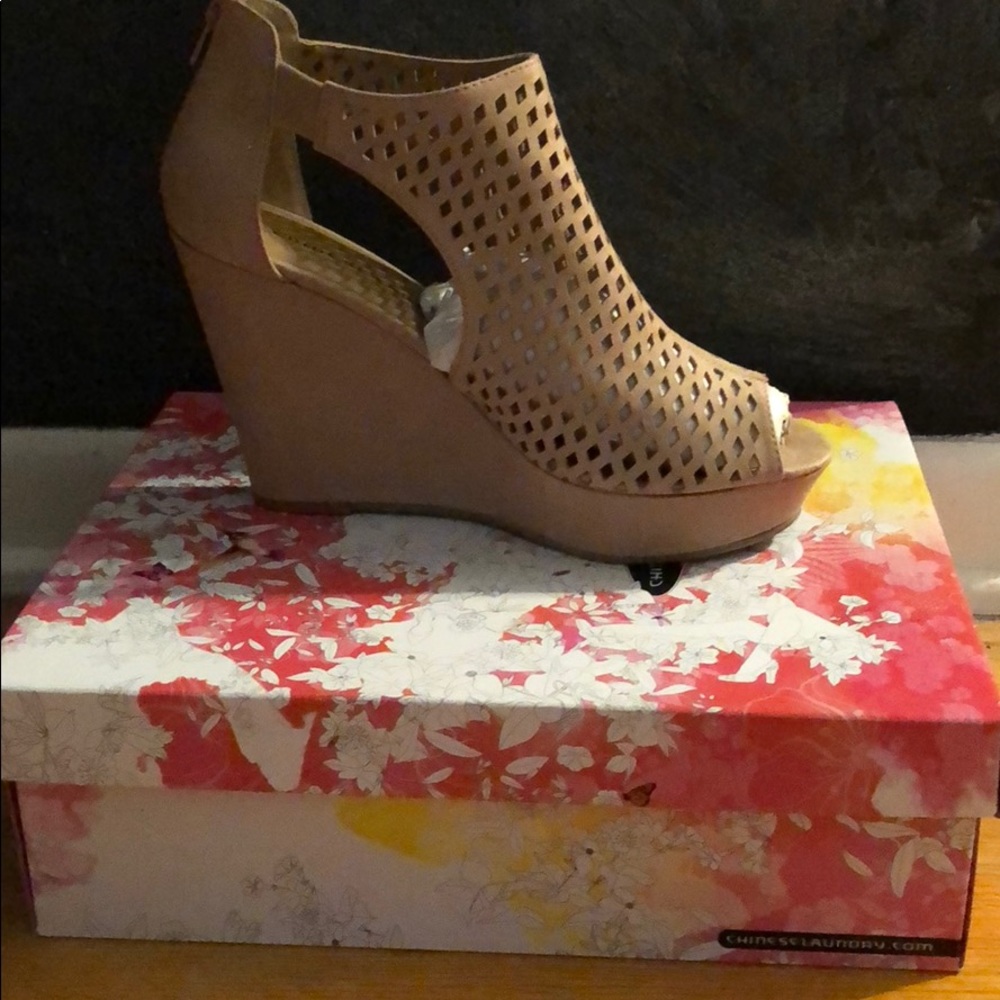 Chinese Laundry Indie wedge